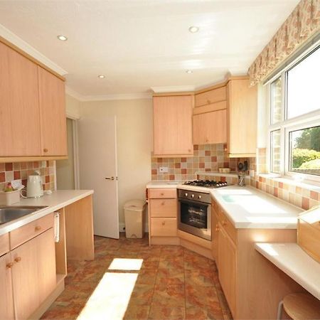 Thames View Apartments Staines-upon-Thames ภายนอก รูปภาพ